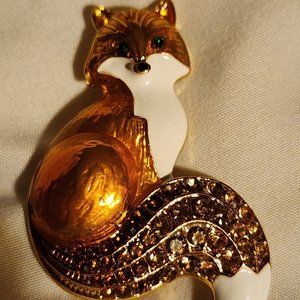 Abortable Fox Brooch